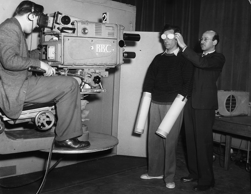 Illustration for article titled The Evolution of the TV Camera From Football Fields to Space in 40 Steps
